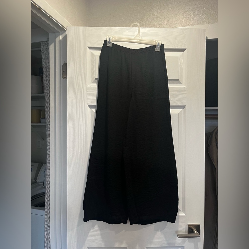 Kiyo ultra wide-leg barrel fit linen/gauze effect pants. Size: xs. Worn once. - Picture 2 of 6
